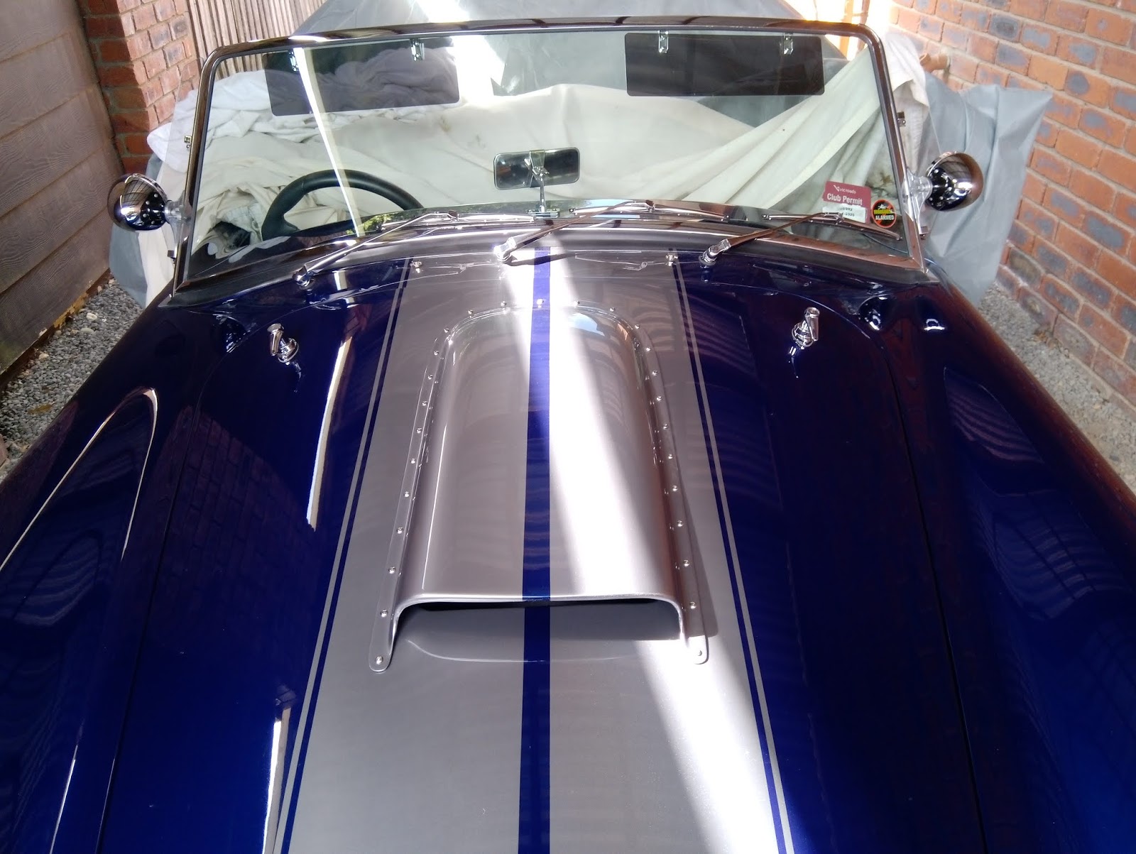 Classic Revival AC Cobra Replica SC 427 air scoop fitted.