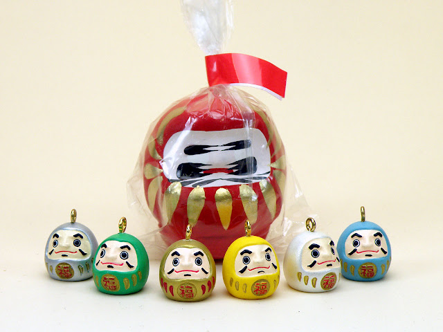 Daruma Dolls Stand Up!