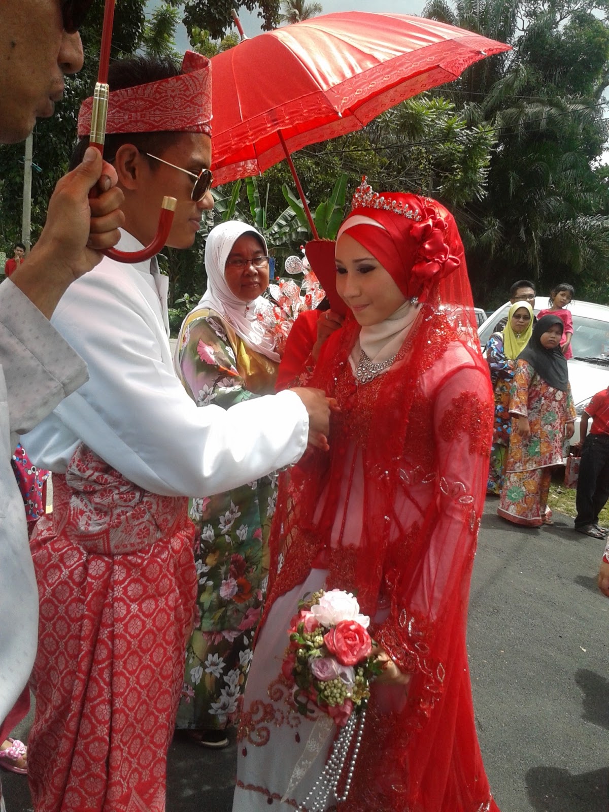 29 Info Top Baju Kurung Era 60-an