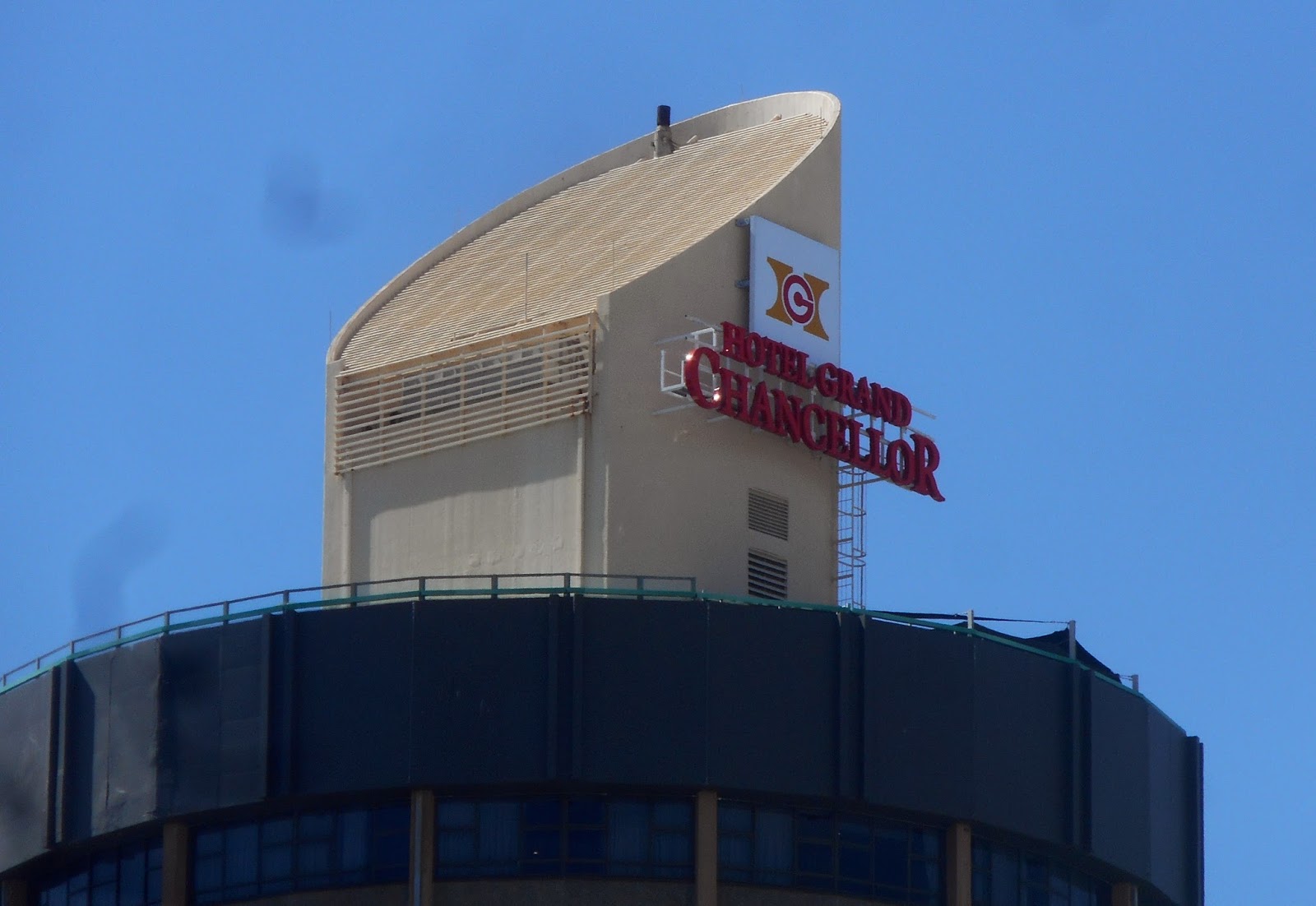 Little Darwin SUGAR SHAKER SHOOK UP A LA RAFFLES STYLE