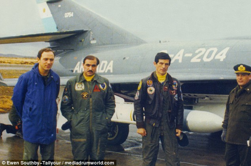 True%2Bscale%2Bof%2Bdisastrous%2BSAS%2Bmission%2Bto%2Bdestroy%2BArgentinian%2BExocet%2Bmissiles%2Bis%2Bretold%2Bby%2Bservicemen%2Bon%2Bboth%2Bsides%2Bof%2Bthe%2BFalklands%2BWar%2B_9desarrollodefensaytecnologiabelica.blogspot.com.ar.png