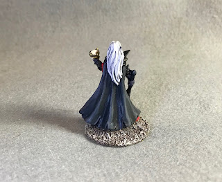 Dark Elf Priestess: Bones 4 Darkreach Figure