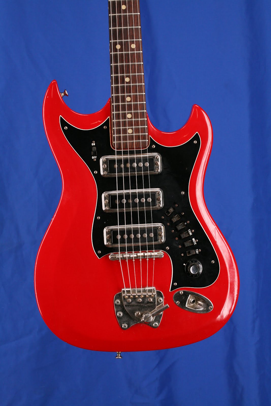GuitarsAGoGo 1967 Hagstrom III