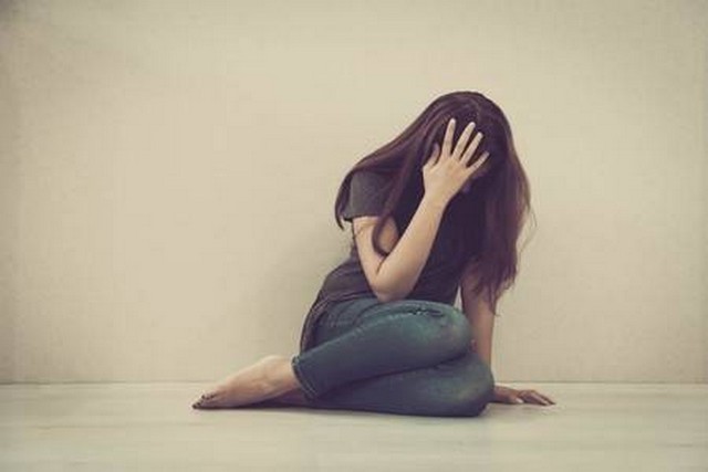 Gambar Wanita Sedih Dan Kecewa - Gambar Kehidupan