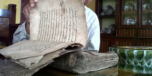 Meski Mushaf Al-qur`an Rusak Dan Tidak Terpakai Begini Cara Untuk Merawatnya Meski Mushaf Al-qur`an Rusak Dan Tidak Terpakai Begini Cara Untuk Merawatnya
