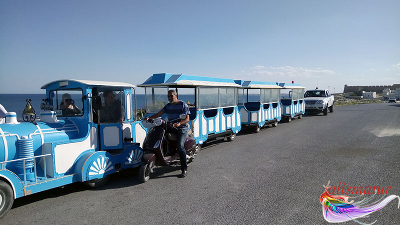 Экскурсия на паровозике по городу Махдия в Тунисе