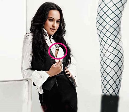 sonakshi sinha Wardrobe Malfunction, Sonakshi Sinha