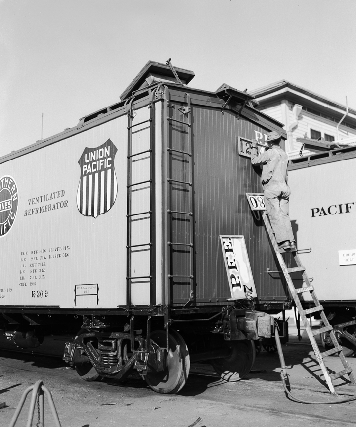 modeling the SP Prototype freight car lettering