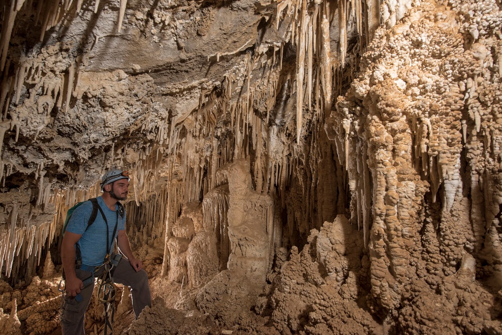 TEA KETTLE CAVE, NEVADA ADAM HAYDOCK