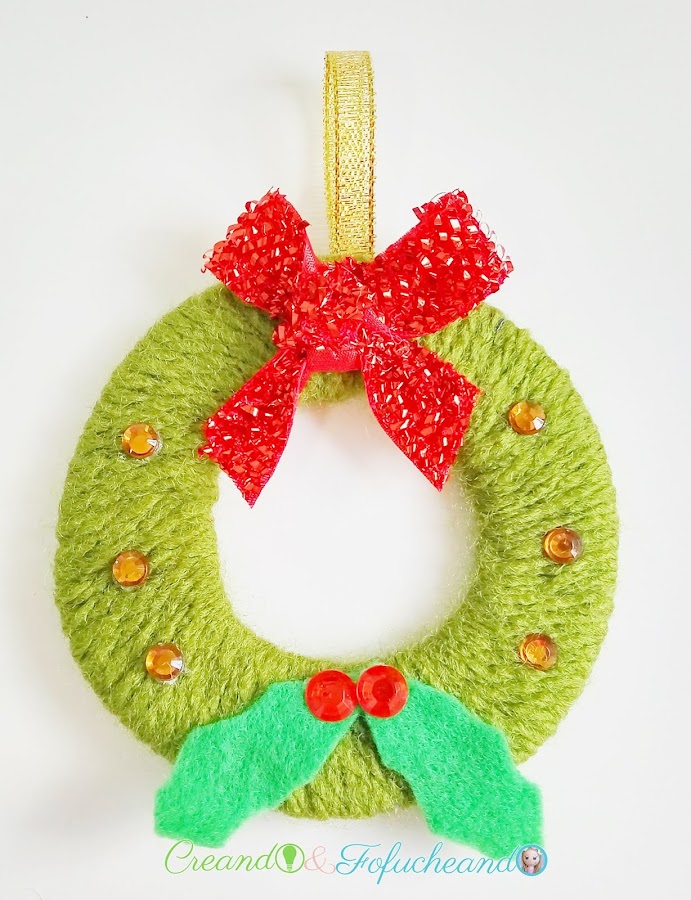 mini-corona-4-ideas-navideñas-con-cartón-manualidades-recicladas-creando-y-fofucheando