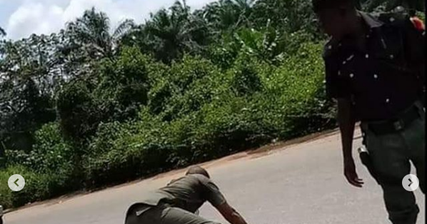 Policemen Beat & Unclad Driver For Refusing To Pay A ... Policemen Beat & Unclad Driver For Refusing To Pay A ...