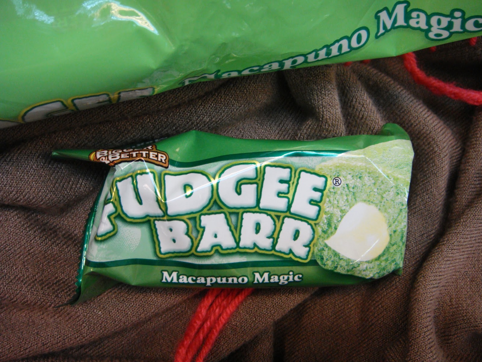 Supersupergirl s Food Reviews Fudgee Bar Macapuno