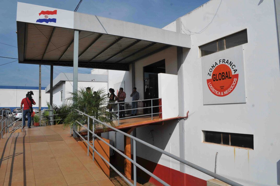 Los estudiantes podrán visitar el complejo de martes a viernes, previa inscripción. La Zona Franca Global del Paraguay, ubicada en el kilómetro 11,5 de Ciudad del Este, confirmó que habilita sus puertas a estudiantes para realizar visitas guiadas por el parque industrial. La medida busca estrechar lazos entre las empresas y universidades de la zona.