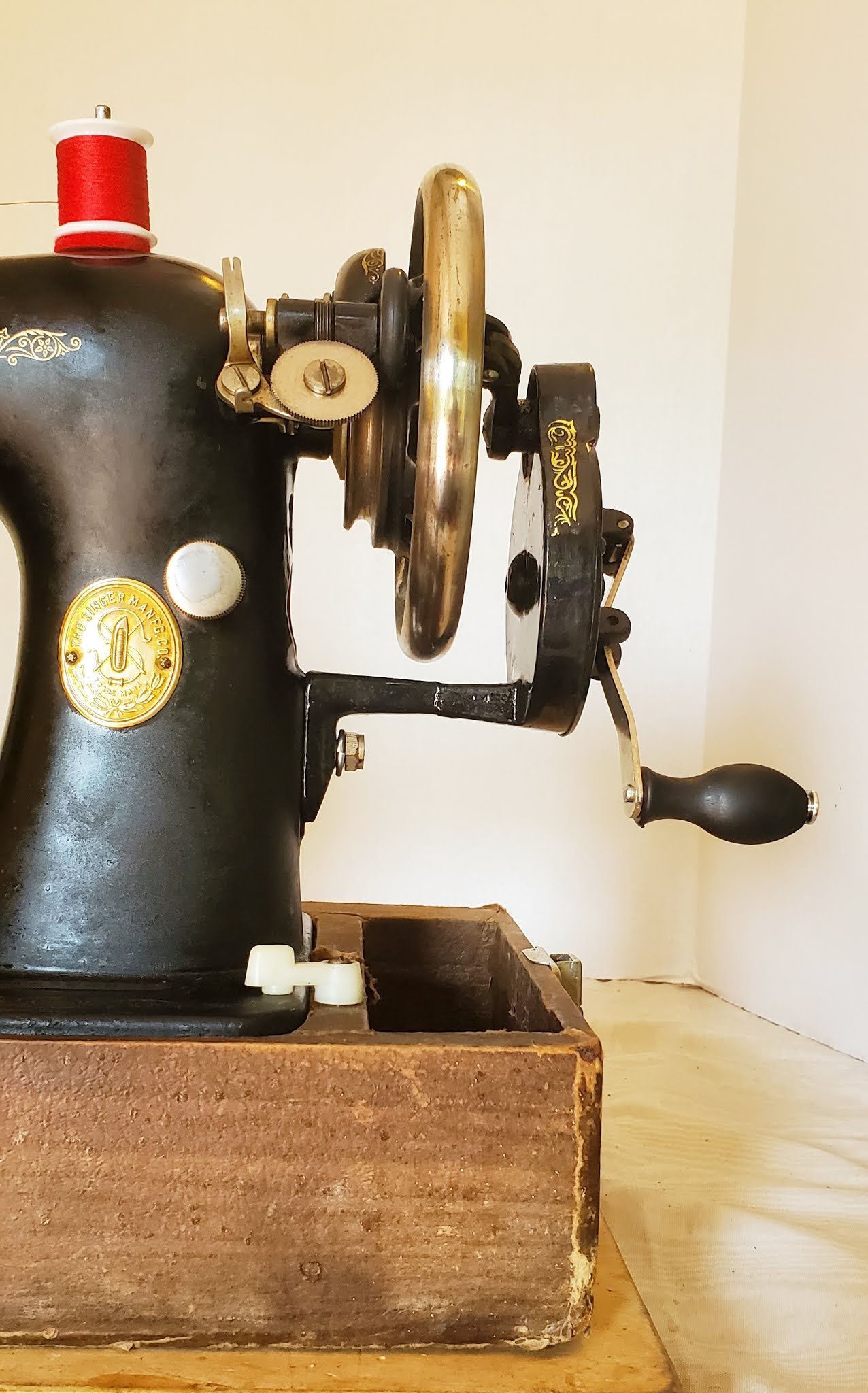 DragonPoodle Studio Singer 66 hand crank for sale. AS SEEN ON TV!