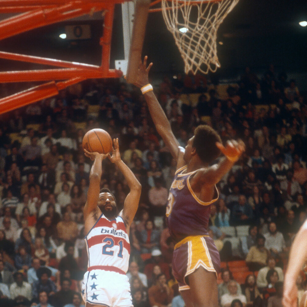 ESPÍRITU CAFETERO ELMORE SMITH, EL HOMBRE DE LOS DIECISIETE TAPONES