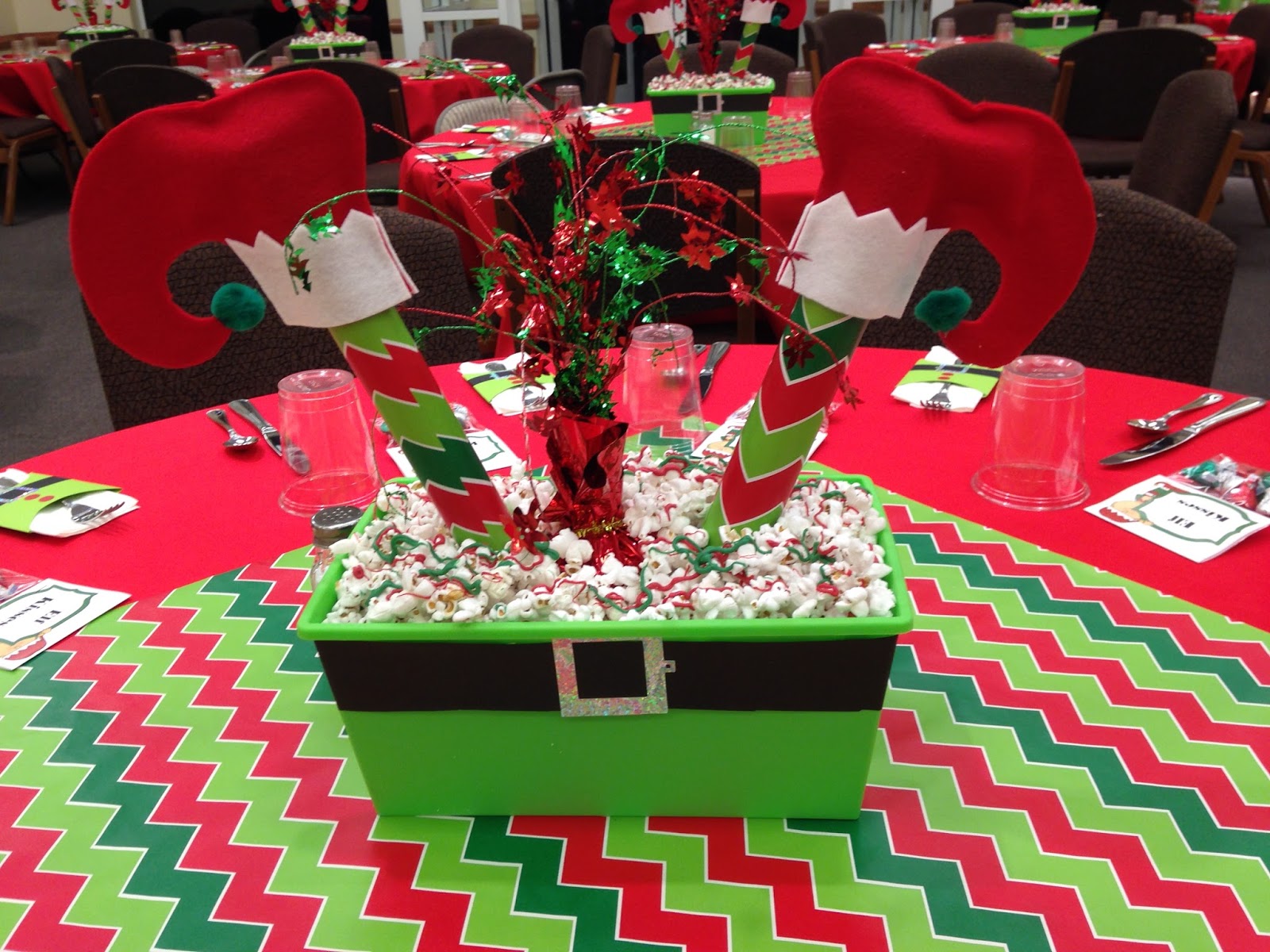 CreateJoy2Day Elf Themed Christmas Centerpiece