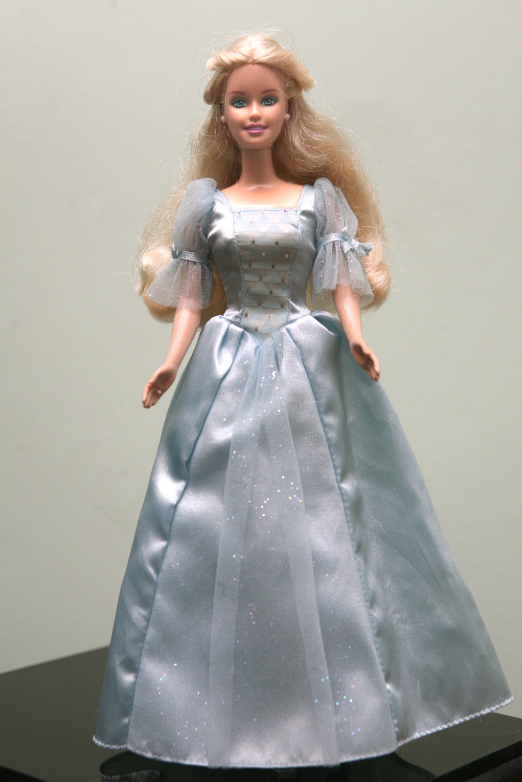 Barbie: Barbie normal but very beautiful