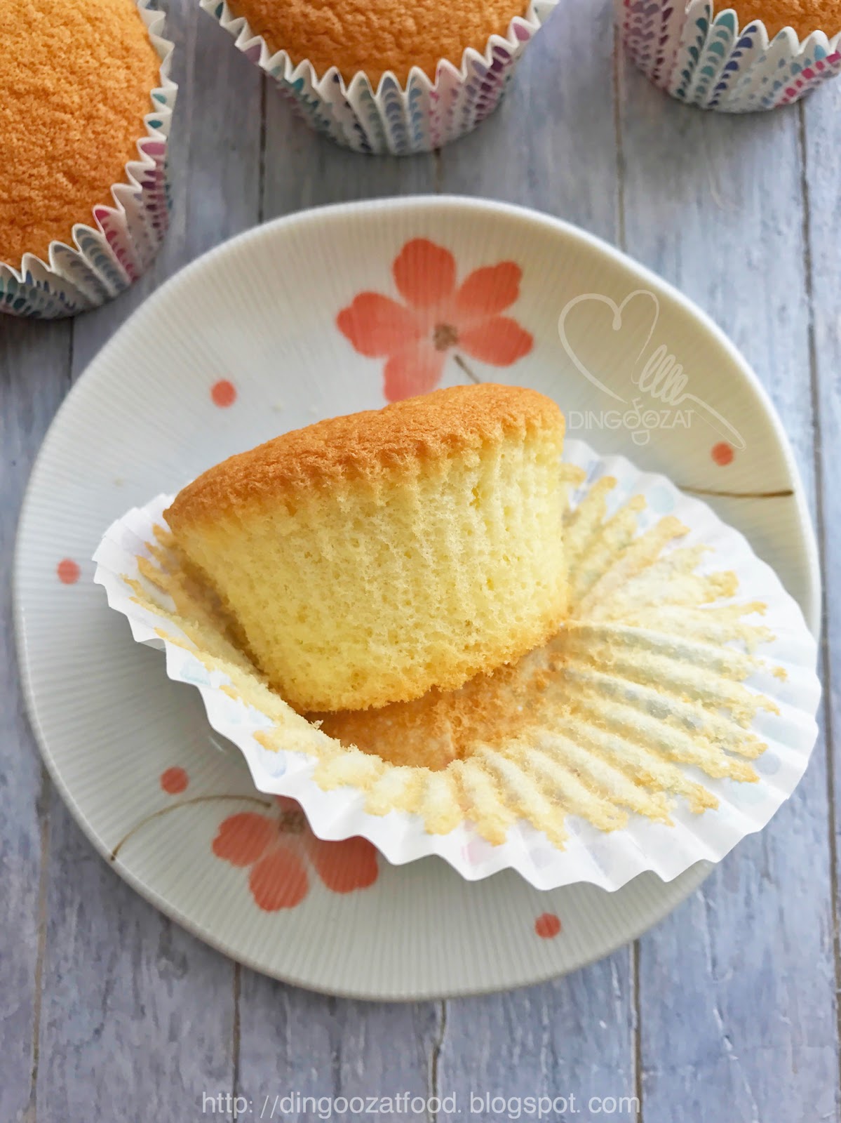 Miki's Food Archives Traditional Baked Egg Cake 老式鸡蛋糕（烘烤）