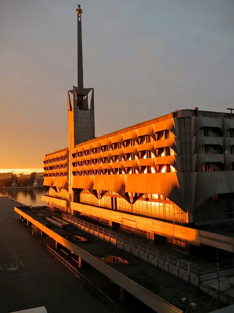 St. Petersburg to Helsinki by ferry: Sunset over St. Petersburg Port