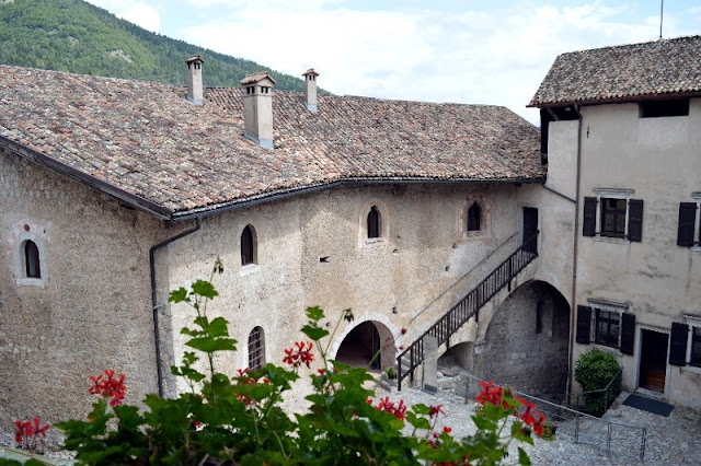 valle comano terme cosa vedere