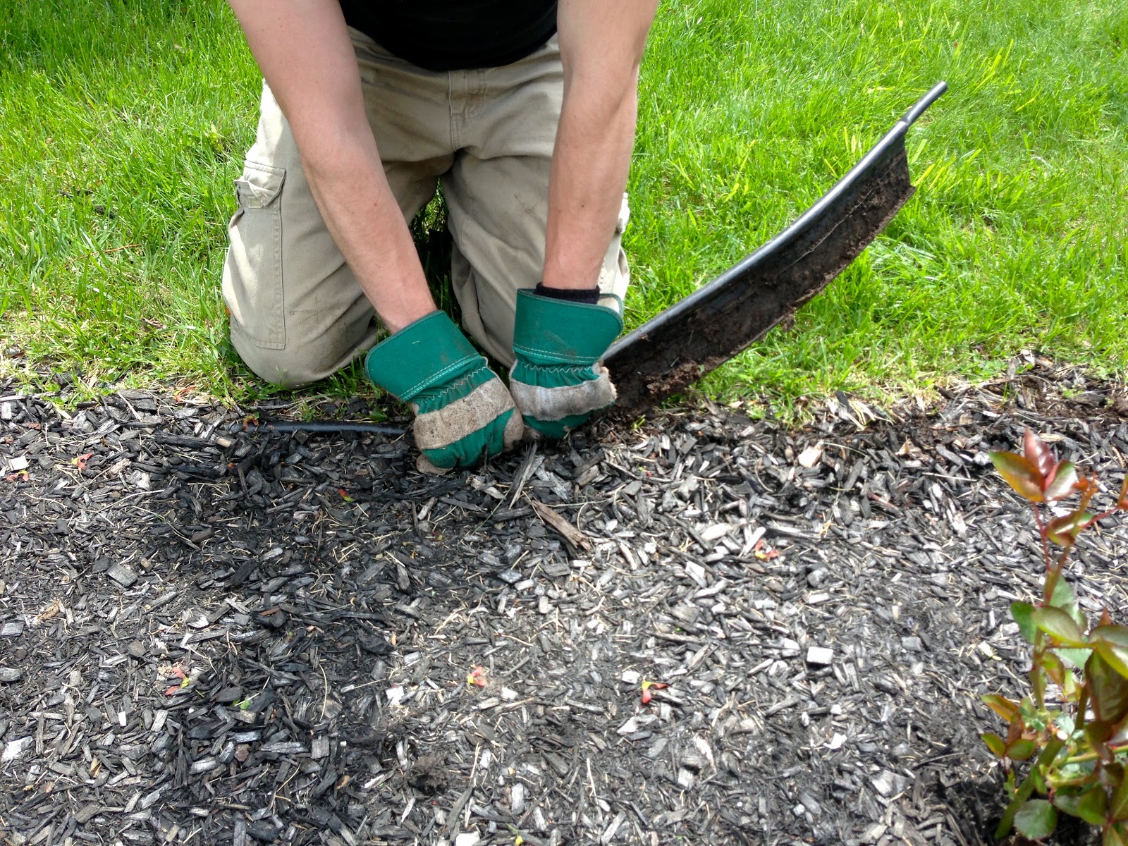Eclectified Living How to Edge a Garden Bed