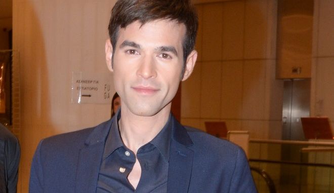  Μένιος Φουρθιώτης: Έκρηξη έξω από το σπίτι του παρουσιαστή