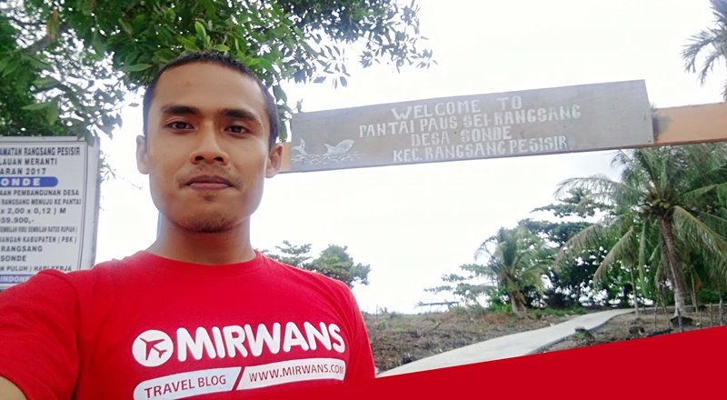 Piknik Bareng Keluarga di Pantai Paus Rangsang Pesisir