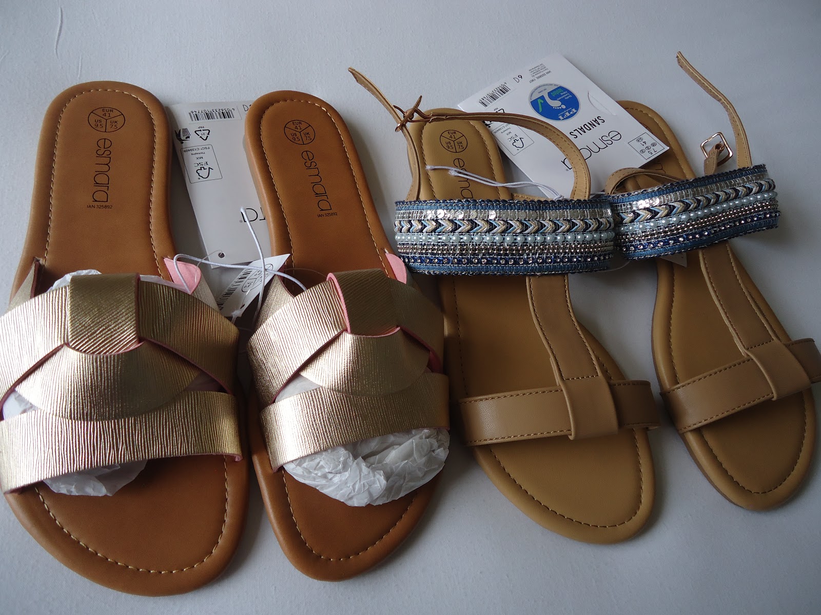 HOW TO STYLE SUMMER SLIPPER AND SANDALS FOR WOMEN FAVOURITE FASHION
