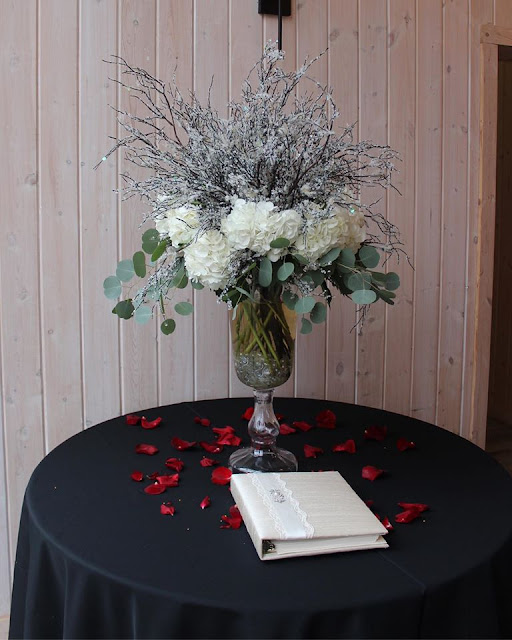 wedding entry table