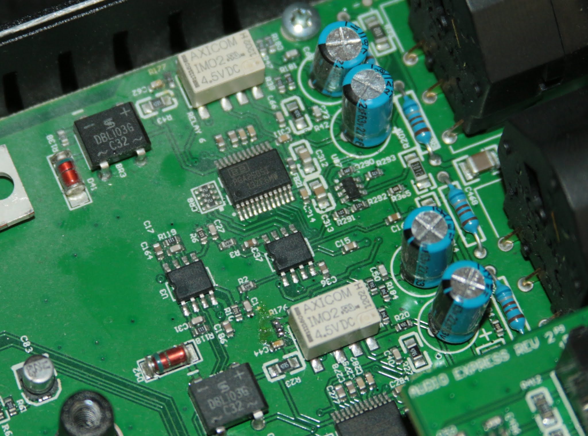 Khron's Cave 70 MOTU Audio Express teardown