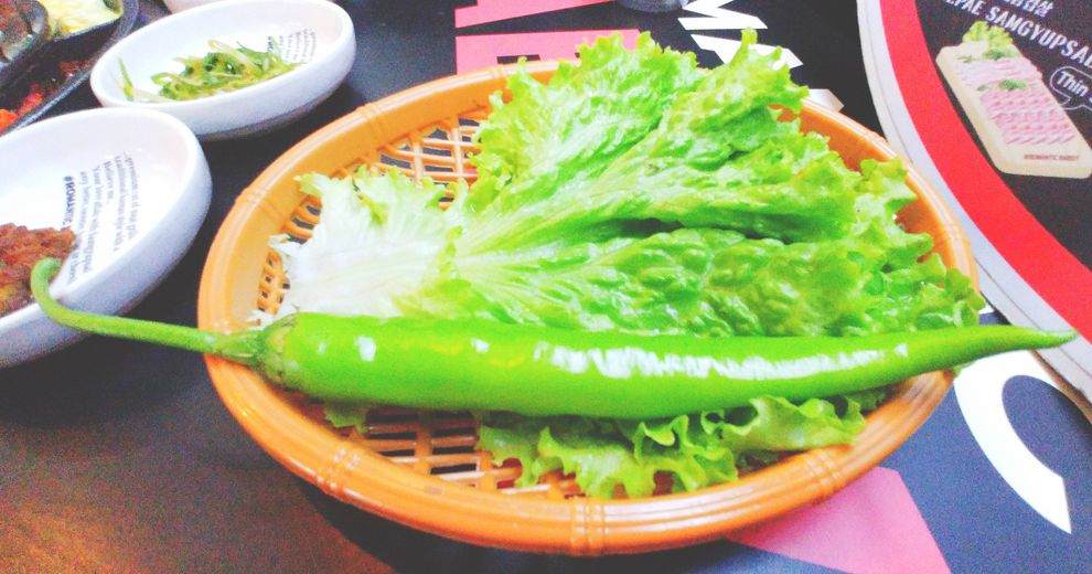 Romantic Baboy Romantic Baboy fesh lettuce leaves for wrapping grilled meats