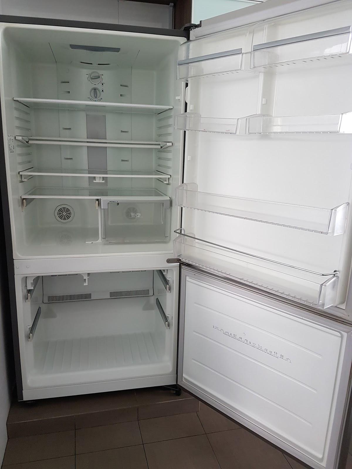 Fridge repair Refrigerator repair Singapore Electrolux Fridge Repair