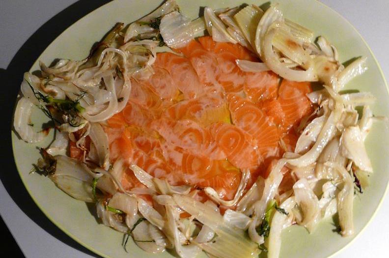 Kulinarische Welten zu Fisch- und Meeresfrucht: Lachscarpaccio mit Fenchel