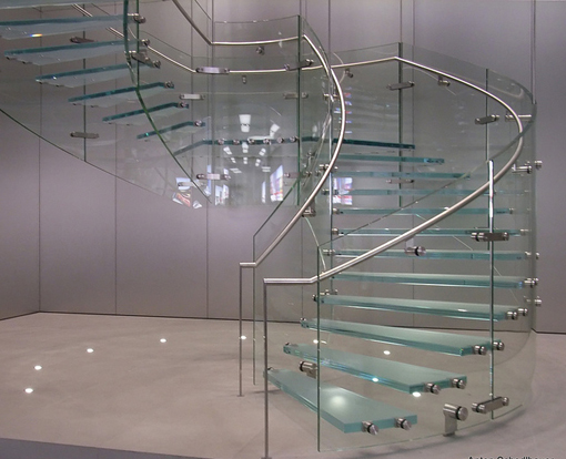 [Image: cau-thang-kinh.jpg]