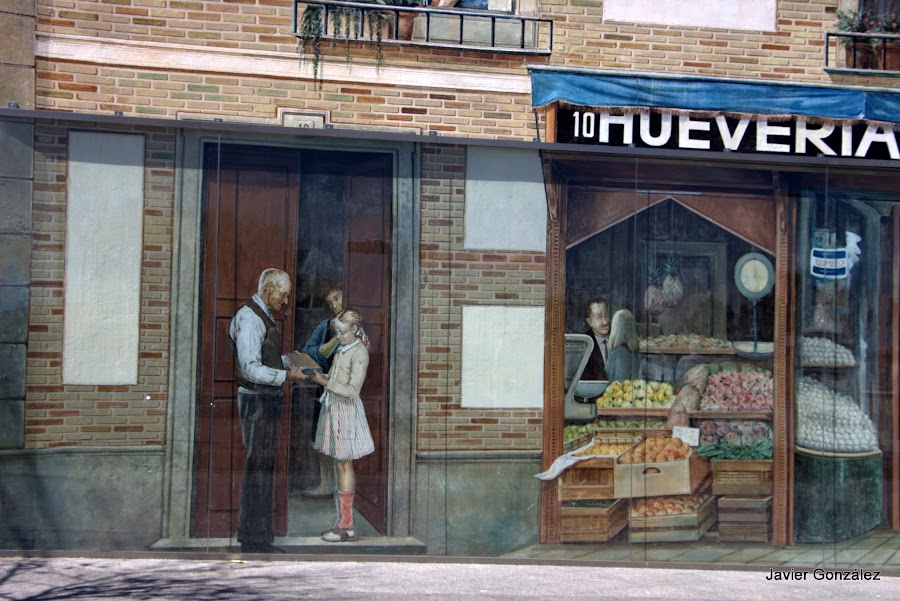 10 Increíbles Trampantojos y murales en Navalcarnero por Alberto Pirrongelli