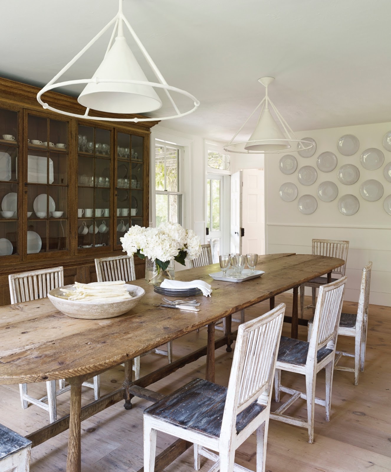 Décor Inspiration: A Bright & Breezy Home in the Hamptons