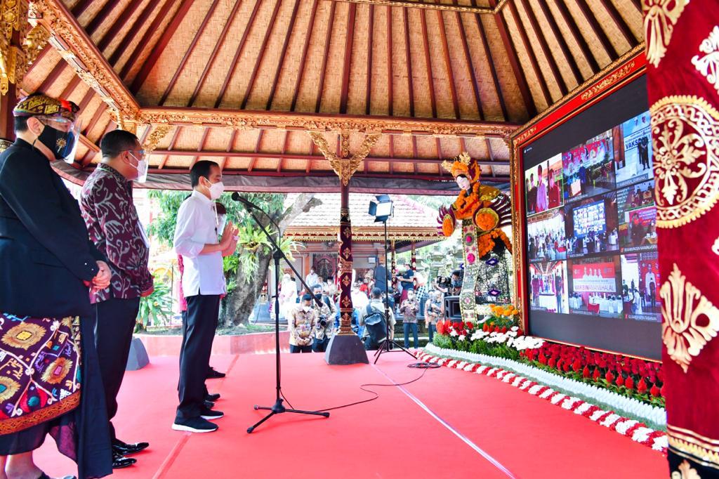 Presiden Jokowi Harapkan Vaksinasi dan Penerapan Prokes Bisa Percepat Pemulihan Pariwisata Bali