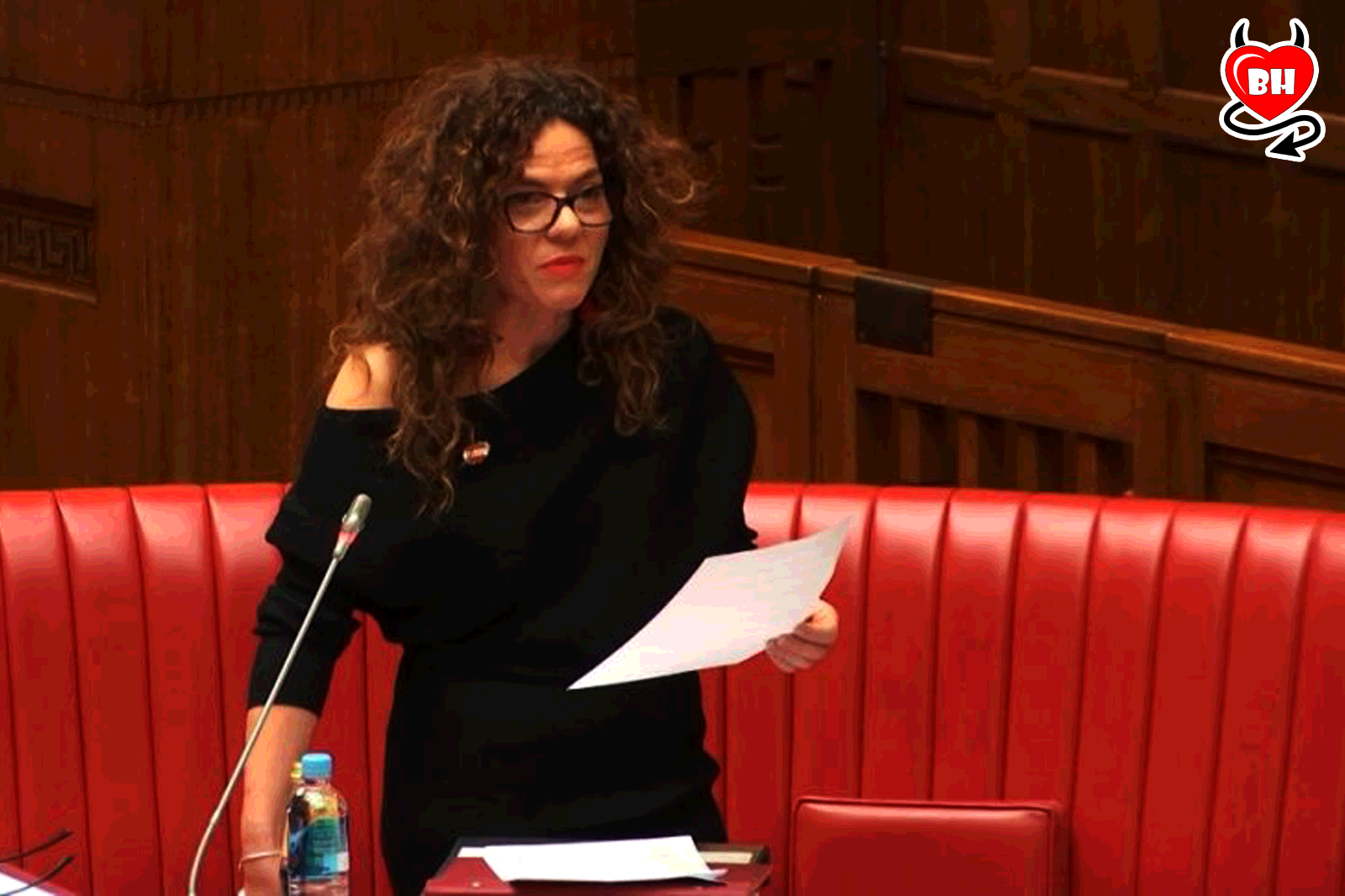 Uma Senadora vs Mangás #39 Criminosos #39