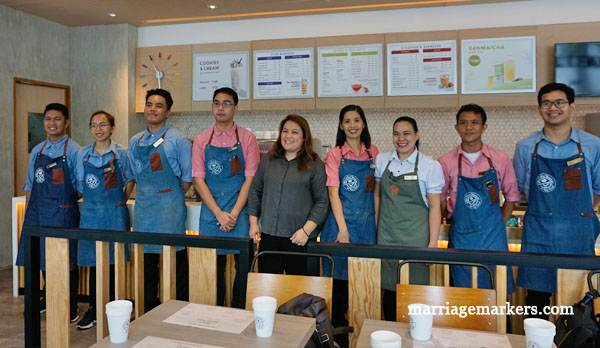 Bacolod bloggers - The Coffee Bean & Tea Leaf® Bacolod staff - coffee lovers - caffeinated - morning date - breakfast date - tea and cake - Ayala Malls Capitol Central - husband and wife team - marriage