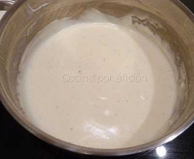 Salsa bechamel. Mantequilla, harina y leche