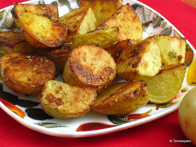 Roasted Baby Potatoes with Rosemary and Garlic
