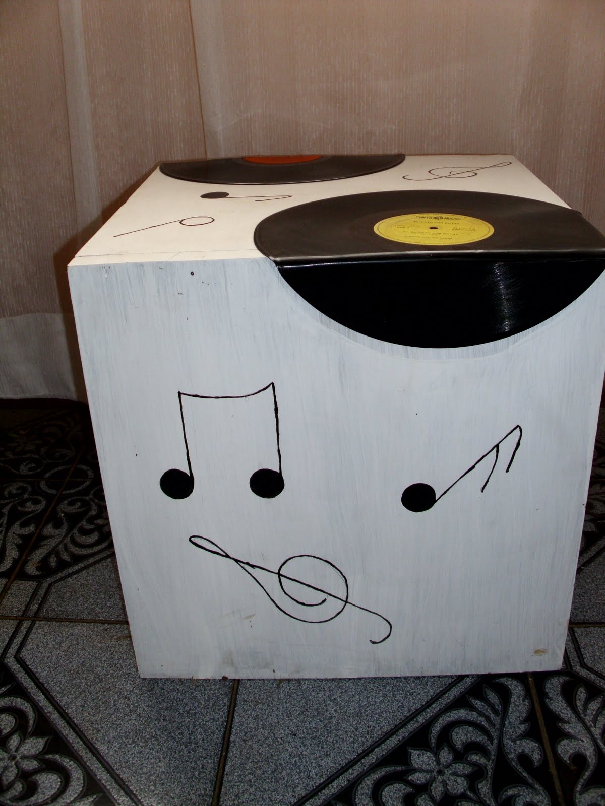 Reciclaje con Artesania: Cajones con discos de vinilo