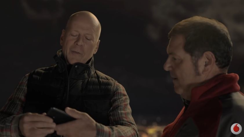 Bruce Willis attore Vodafone pubblicità Christmas Card - Spot novembre e dicembre 2016