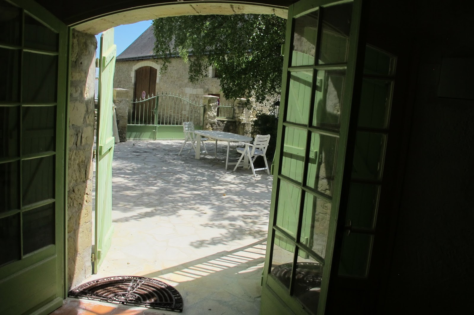 Apartments in Paris and Vacation Homes in the Loire Valley (3 C) The Skylark