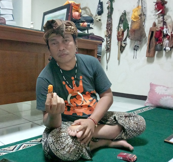 Seniman Surabaya Klaim Temukan Obat Utama Penyembuh Virus Corona Seniman Surabaya Klaim Temukan Obat Utama Penyembuh Virus Corona