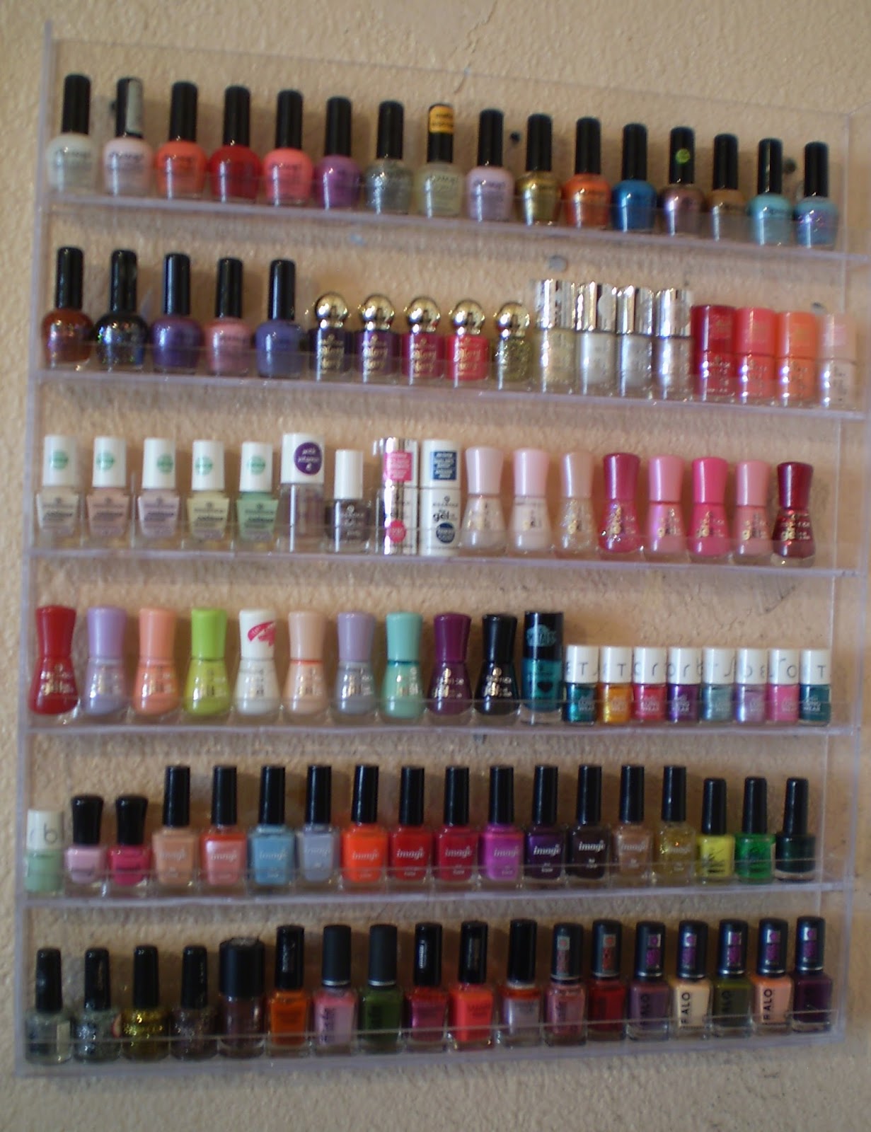 NAILS WALL MOUNT NAIL POLISH DISPLAY Blue Poinsettia