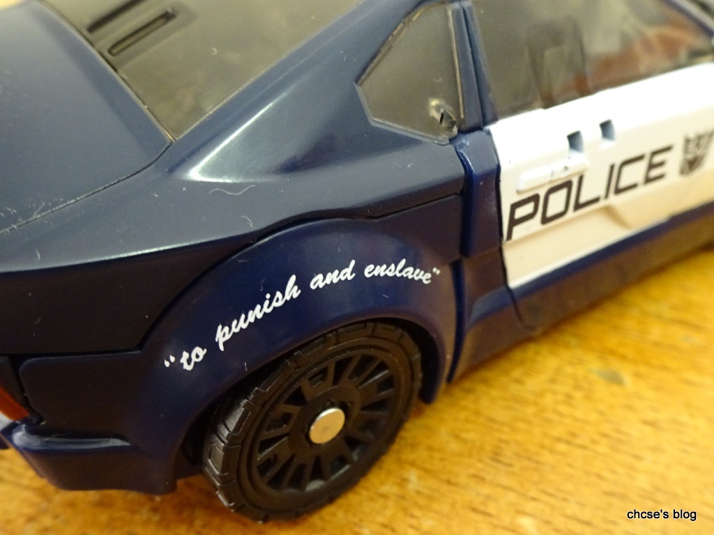 ChCse's blog Toy Review Transformers The Last Knight Premier Edition Barricade