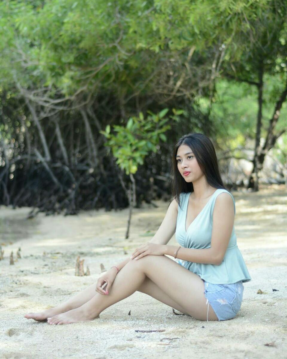 Gadis telanjang. Telanjang. Cantik Bali. Miya telanjang.