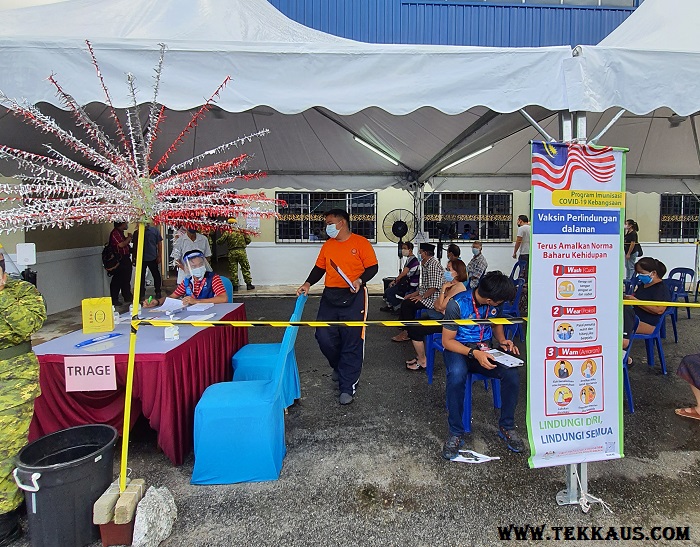 First Dose of Pfizer Vaccine For My Dad | Tekkaus | Malaysia Lifestyle
