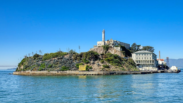 Alcatraz Visiting The Past - Nature Tourism and Culinary